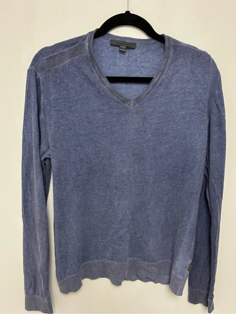 John Varvatos Knit Long Sleeve V-Neck Sweater Size medium.